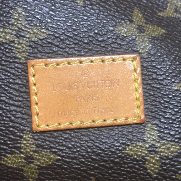 💎 GORGEOUS 💎Authentic Louis Vuitton crossbody SAUMUR pm - Picture 11 of 12